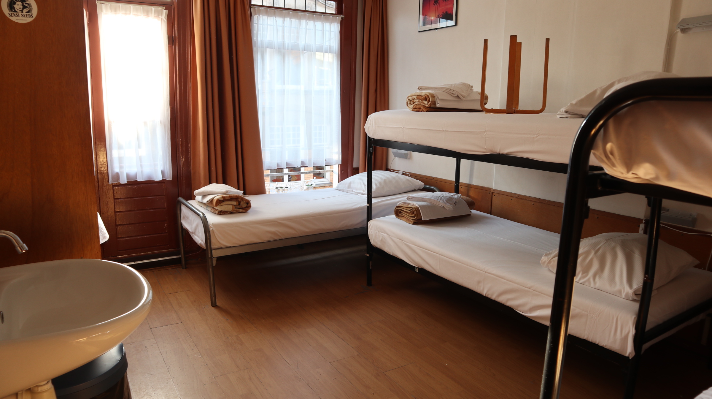 Amsterdam Budget hotel - 5 beds room